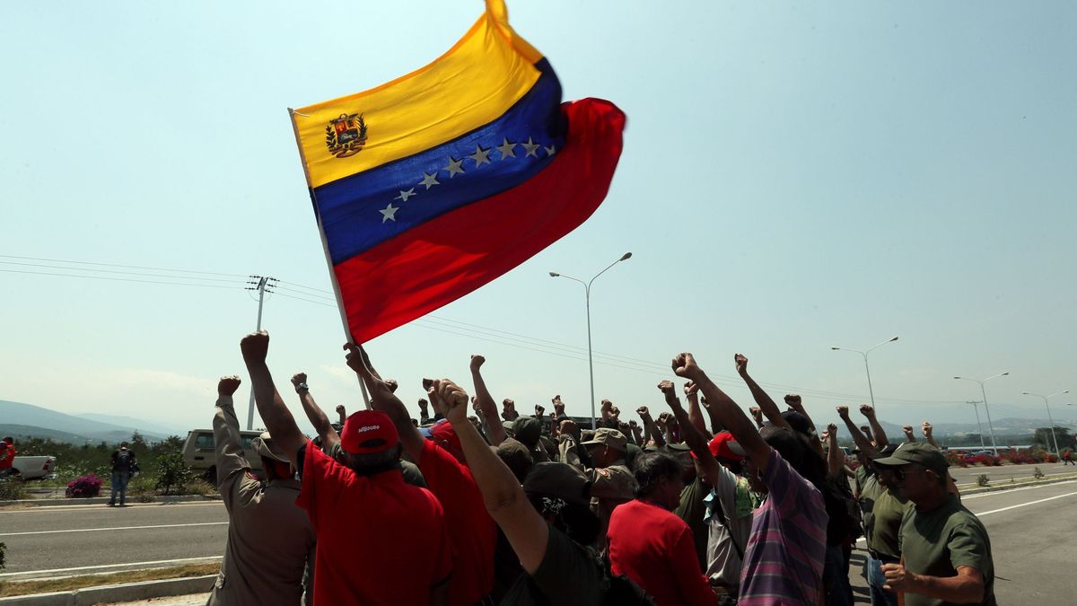 El Parlamento venezolano designa una junta para controlar la industria petrolera
