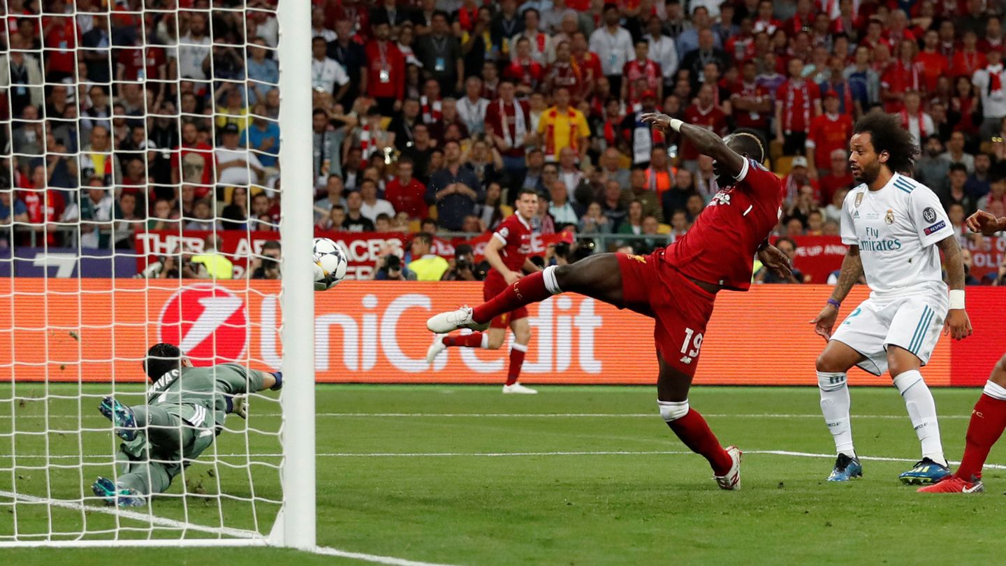 Mané empató el partido solo cuatro minutos después del gol del Madrid. (Reuters)