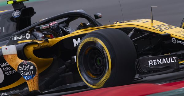 Foto: Sainz, al volante del Renault durante la sesión clasificatoria. (EFE)