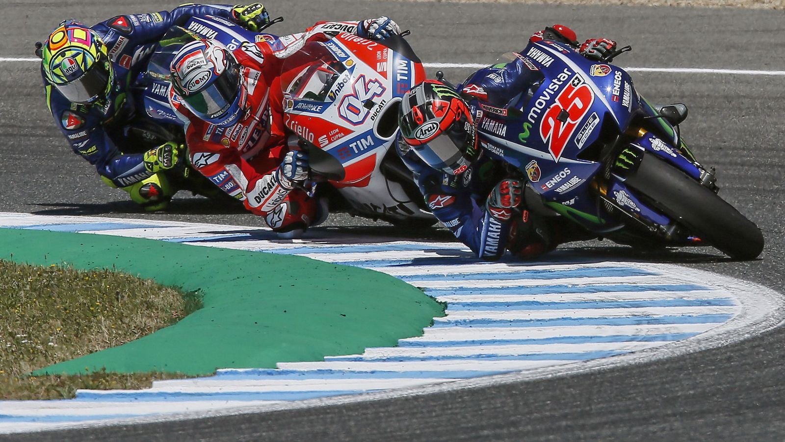Foto: Las Yamaha fueron las grandes perjudicadas por los neumáticos en Jerez. (EFE)
