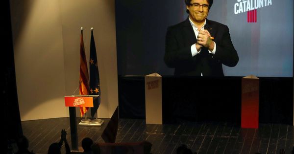 Foto: El expresidente de la Generalitat, Carles Puigdemont, durante un mitin de Junts per Catalunya. (EFE) 