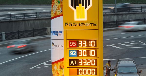 Foto: Una estación de servicio de Rosneft a las afueras de Moscú. (Reuters)