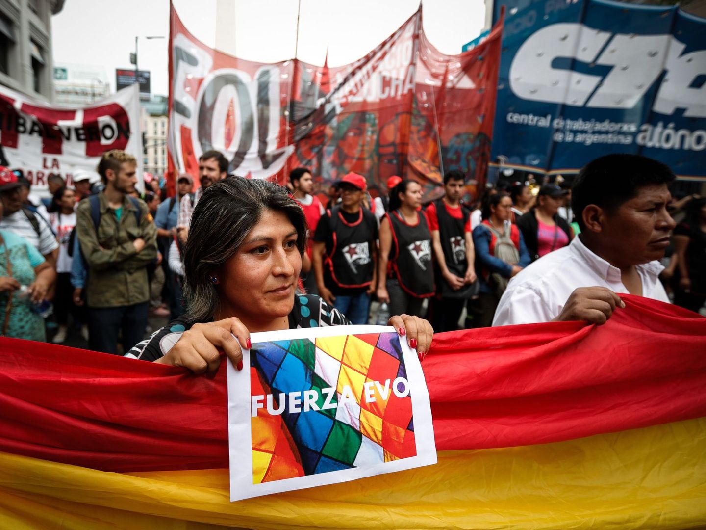 Marcha a favor de Evo Morales en Argentina. (EFE)