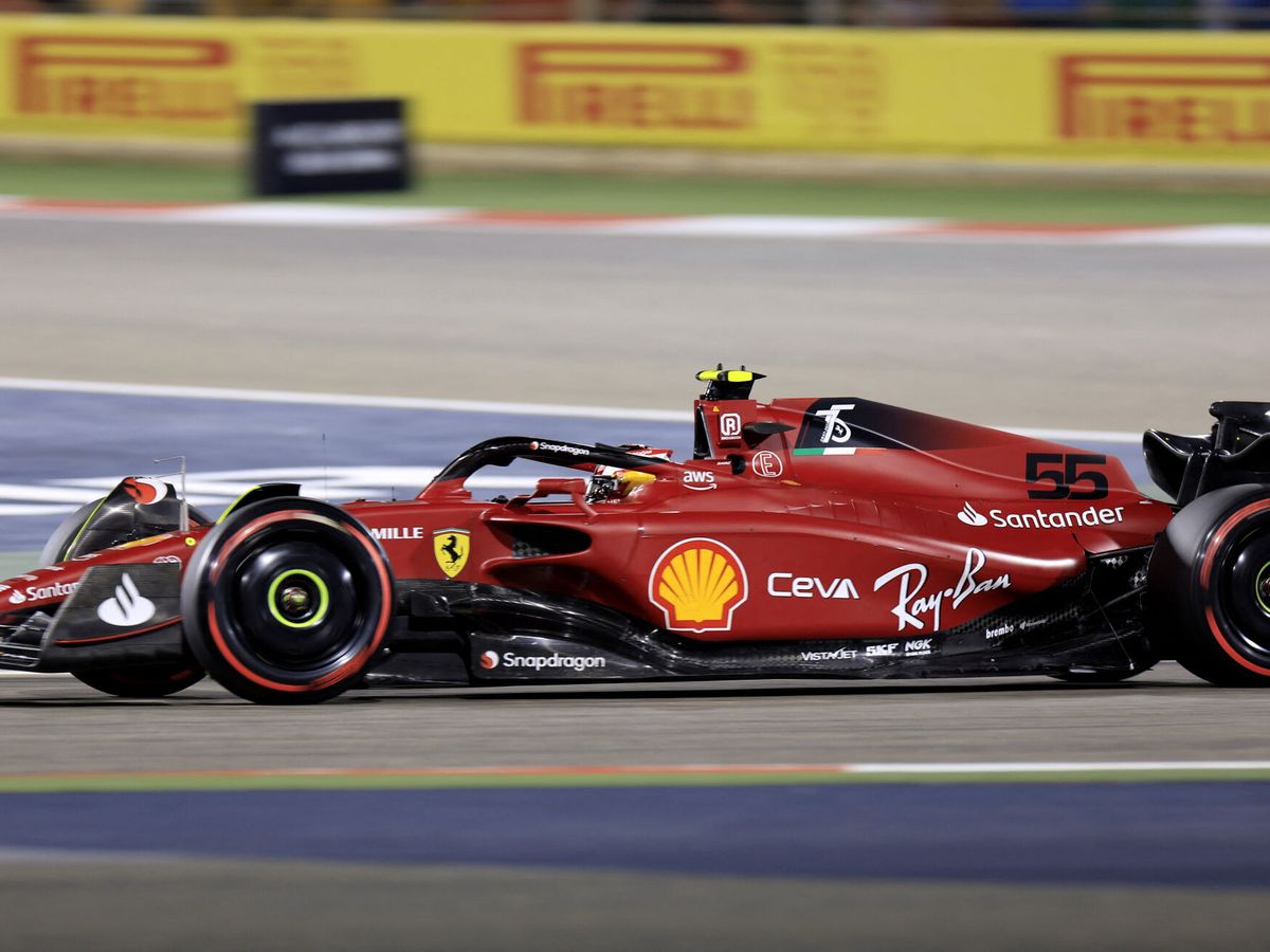 Foto: Los Ferrari vuelven a la carga. (Reuters/Hamad I Mohammed)