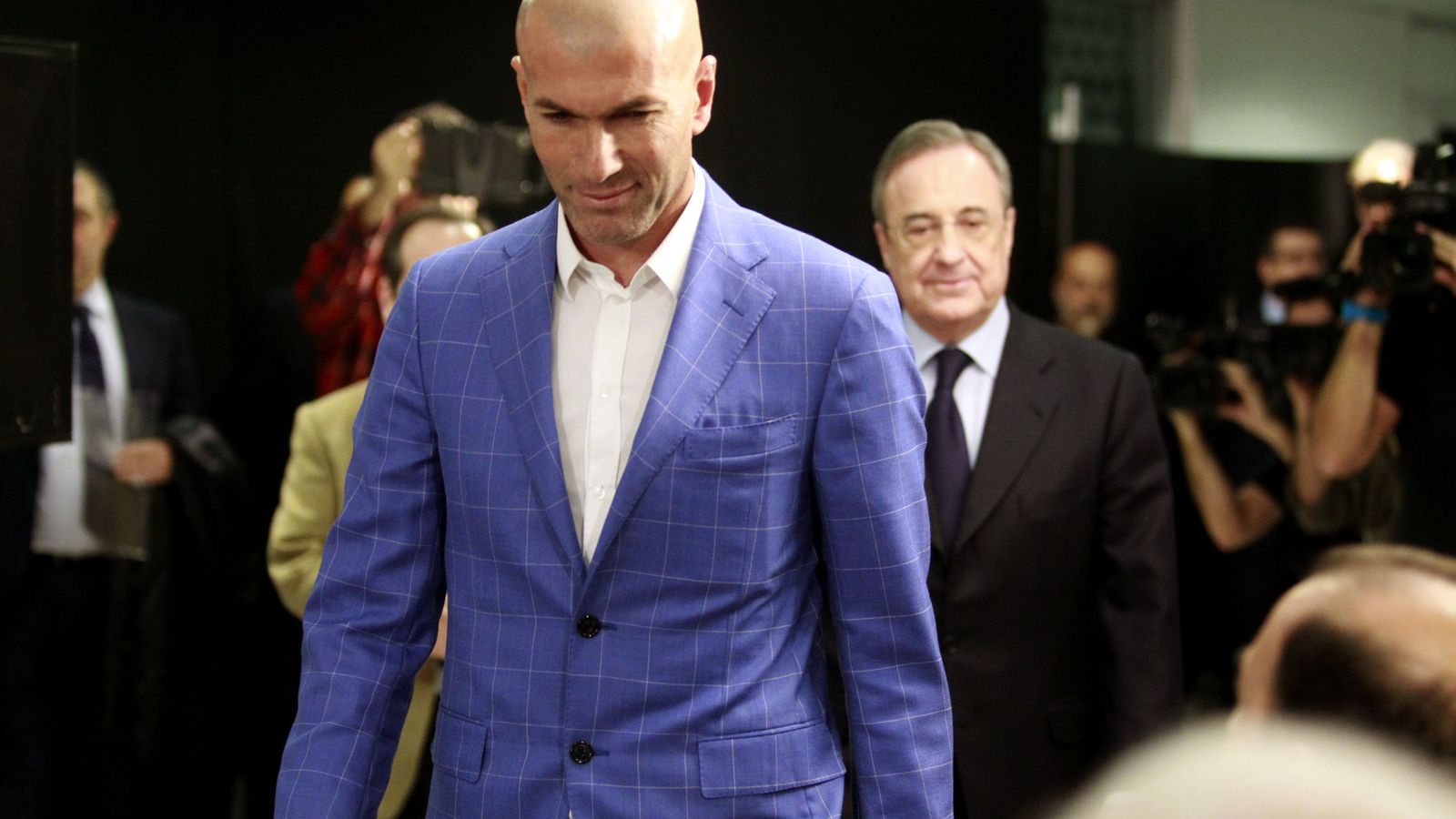 Foto: Florentino Pérez, en la presentación de Zidane como entrenador del Real Madrid (Efe).