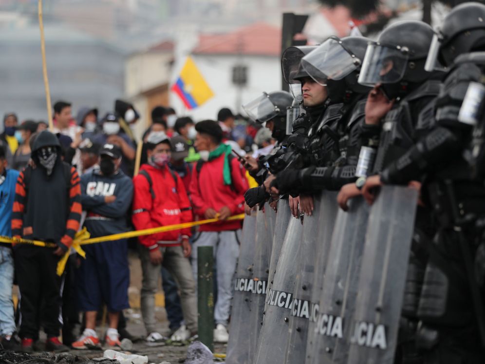 Foto: Policía antidisturbios en Quito, Ecuador. (Reuters)