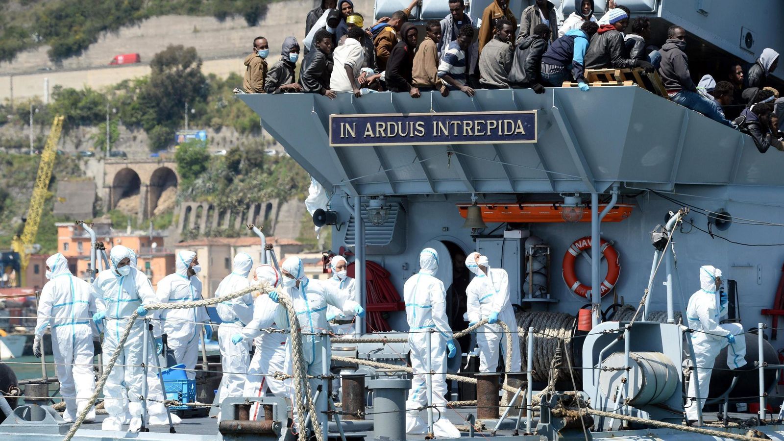 Foto: Cerca de 545 inmigrantes llegando a las costas italianas (EFE)