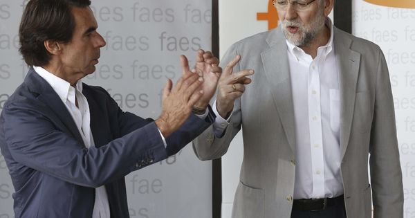 Foto: Mariano Rajoy y José María Aznar en un acto de FAES en 2015. (EFE) 