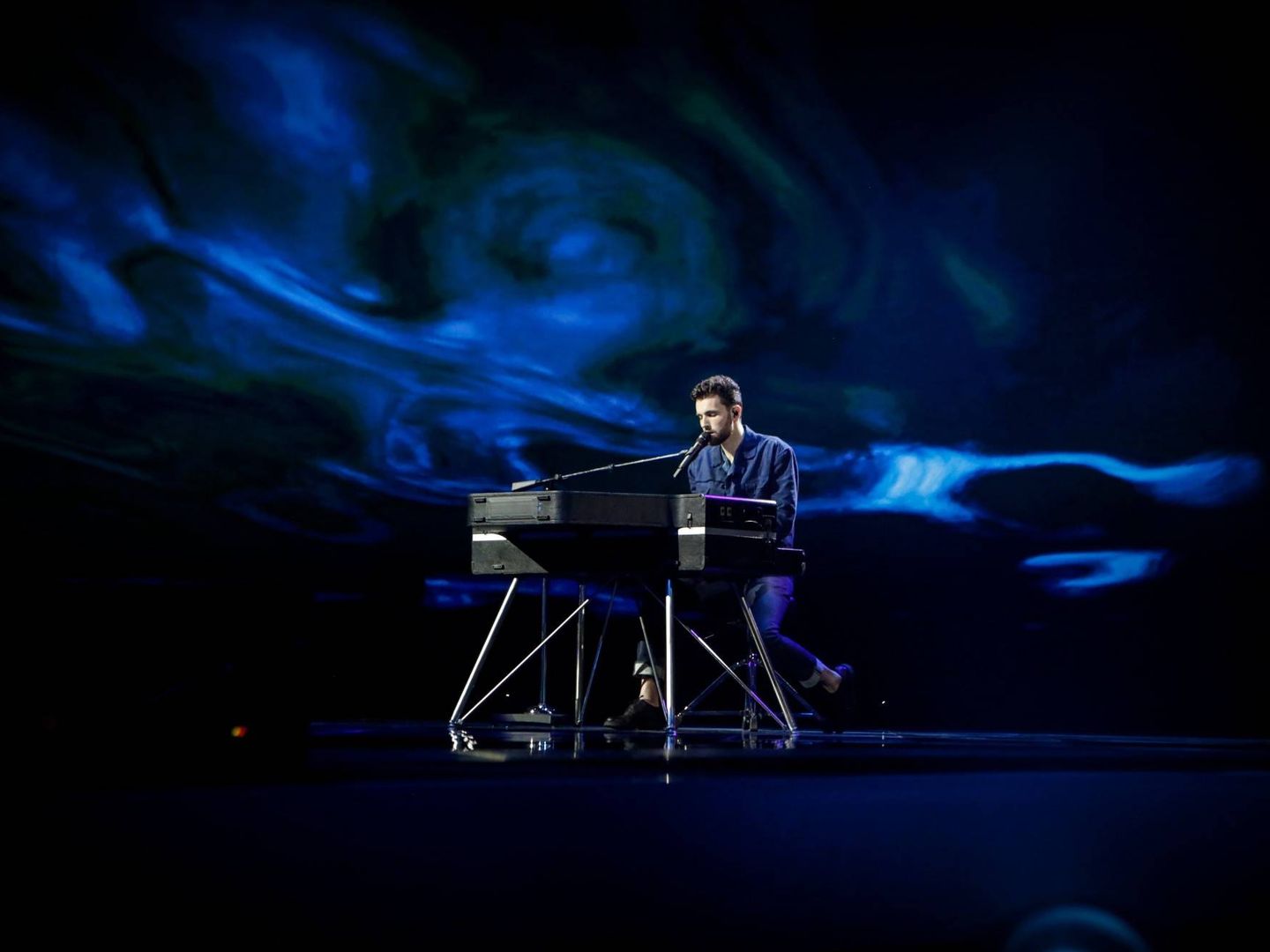 Imagen del ensayo de Duncan Laurance (Países Bajos) con 'Arcade', en 'Eurovisión 2019'. (RTVE)
