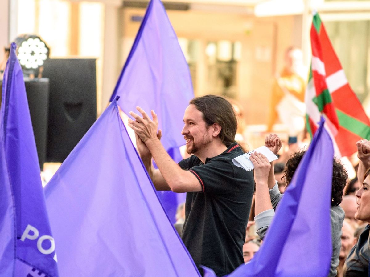 Foto: El secretario general de Podemos, Pablo Iglesias, a su llegada a un mitin celebrado en Bilbao. (EFE)