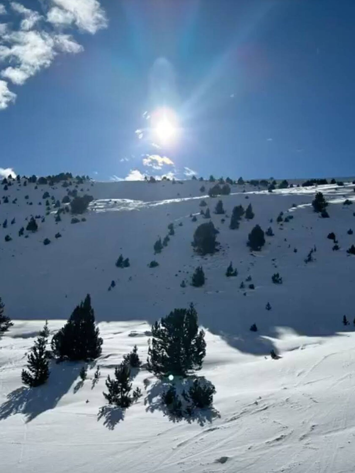Las vistas de Nuria Roca esquiando.  (Instagram/@nuriarocagranell)