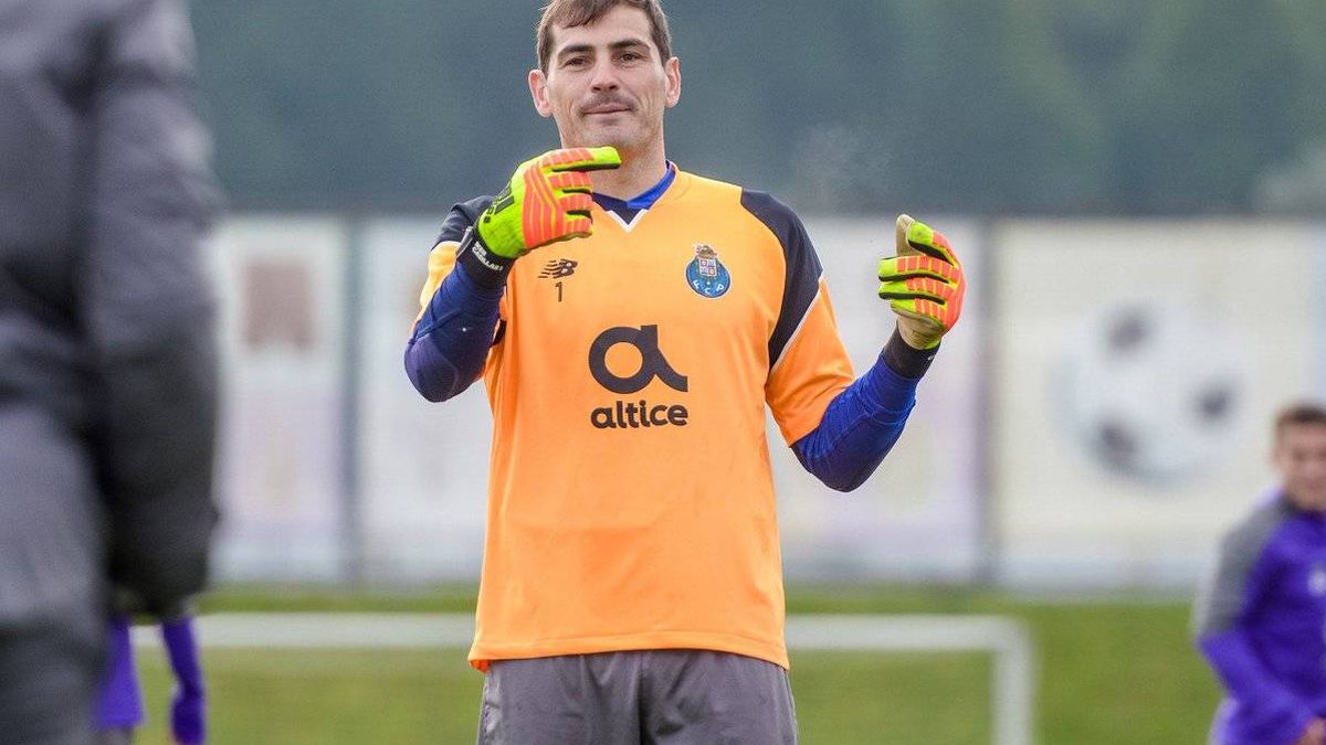 Iker Casillas, a los dos meses de su infarto, acude al entrenamiento con el Oporto