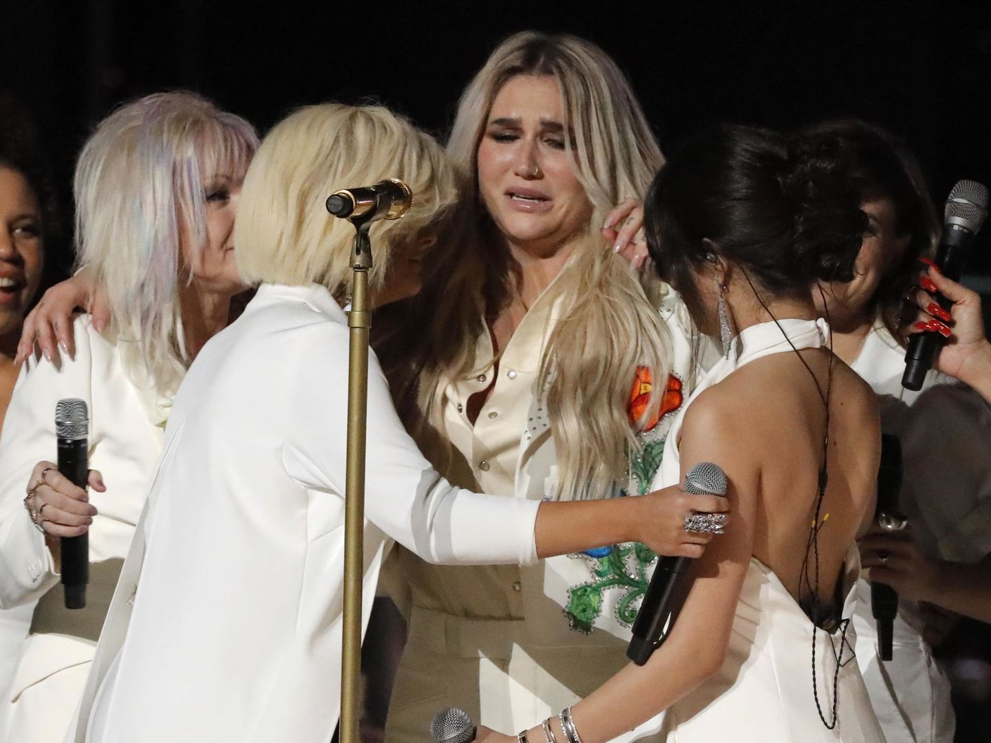 Kesha tras su interpretación en los Grammy. (Reuters)