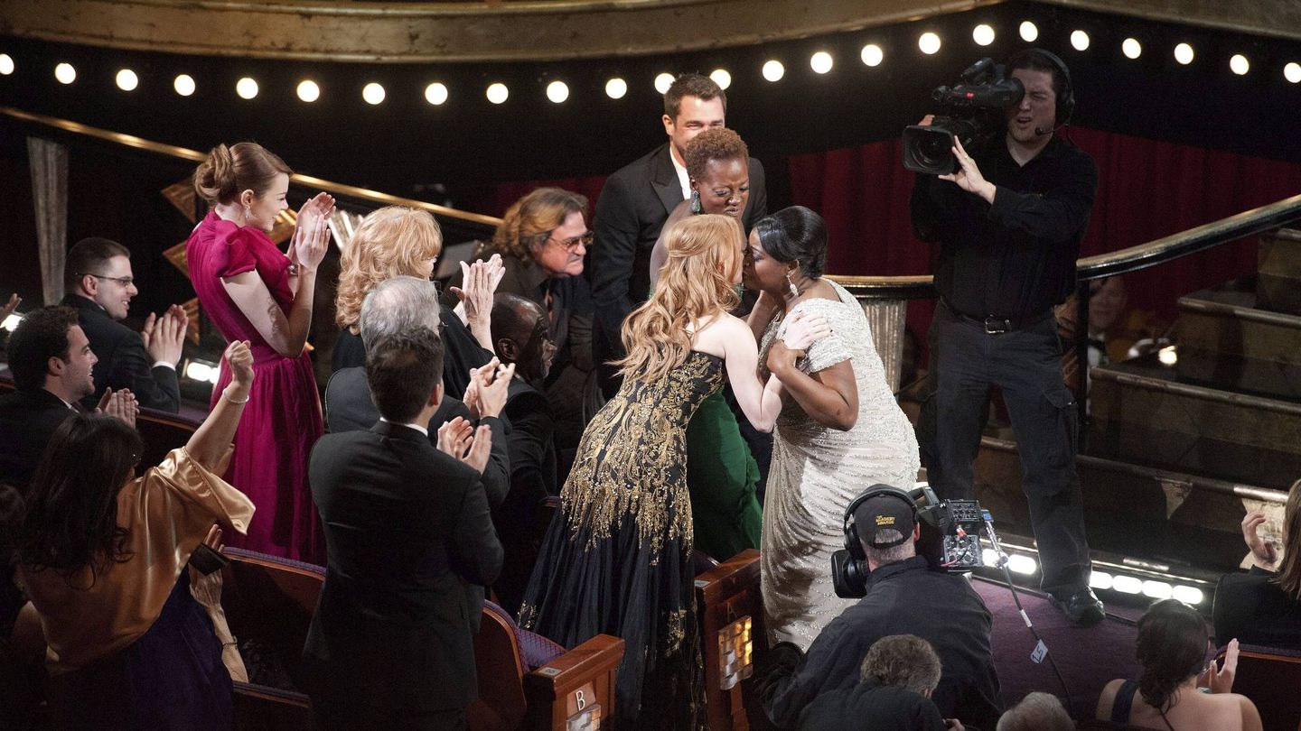 Octavia Spencer y Jessica Chastain en la 84ª edición de Los Oscar en 2012. (EFE/Matt Brown)
