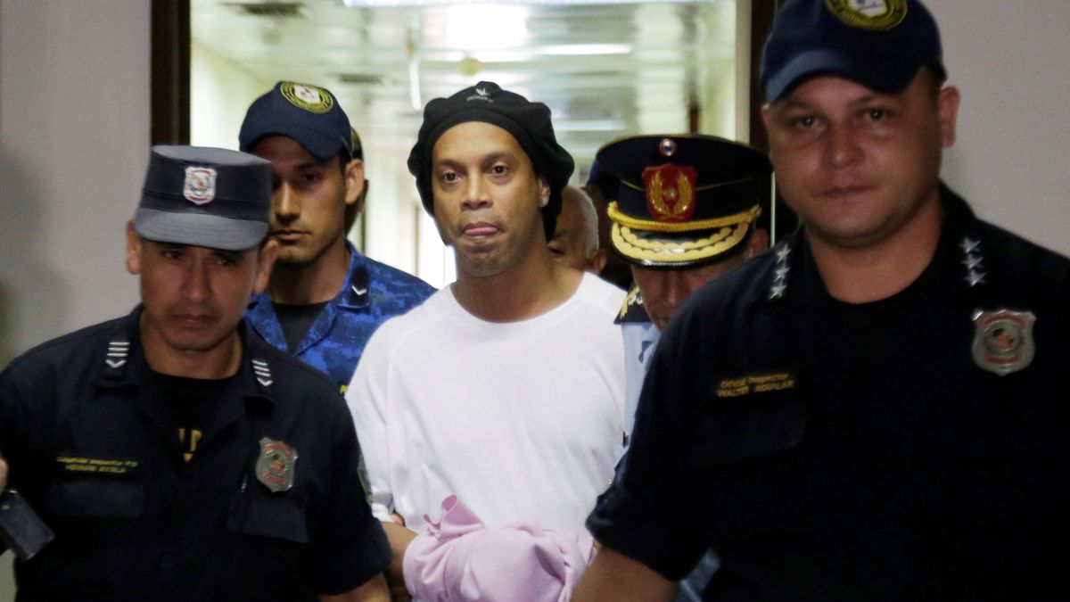 La preocupación de Ronaldinho y cómo le piden que juegue al fútbol en la cárcel