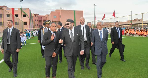 Foto: El rey Mohamed VI inaugura un campo de fútbol el 25 de octubre en Marrakech (MAP/Libre difusión)