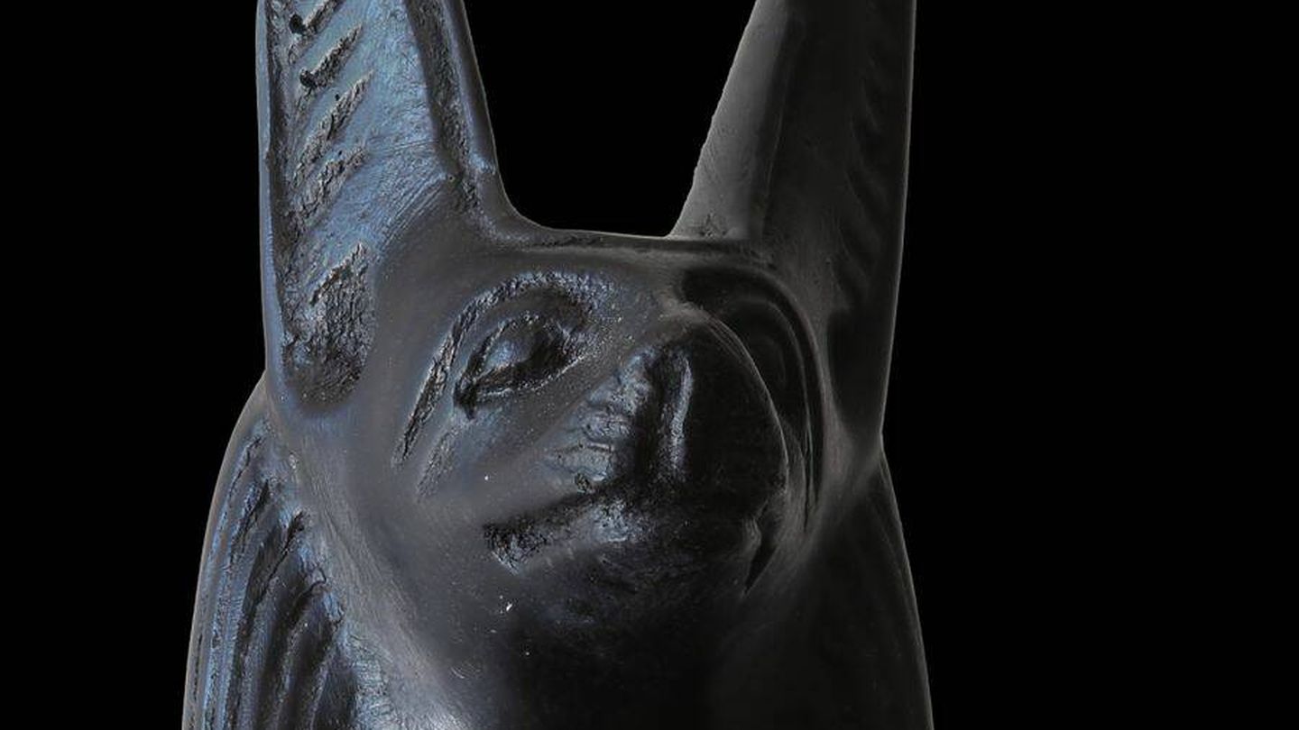 Escultura de Anubis. (Wikipedia)