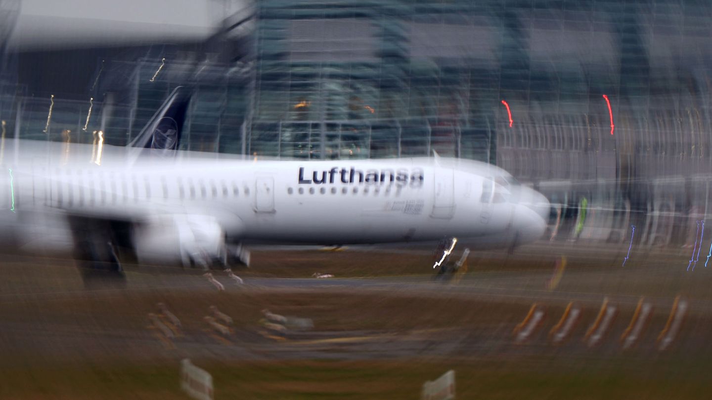 Un avión de Lufthansa en el aeropuerto de Fráncfort, Alemania (Reuters)