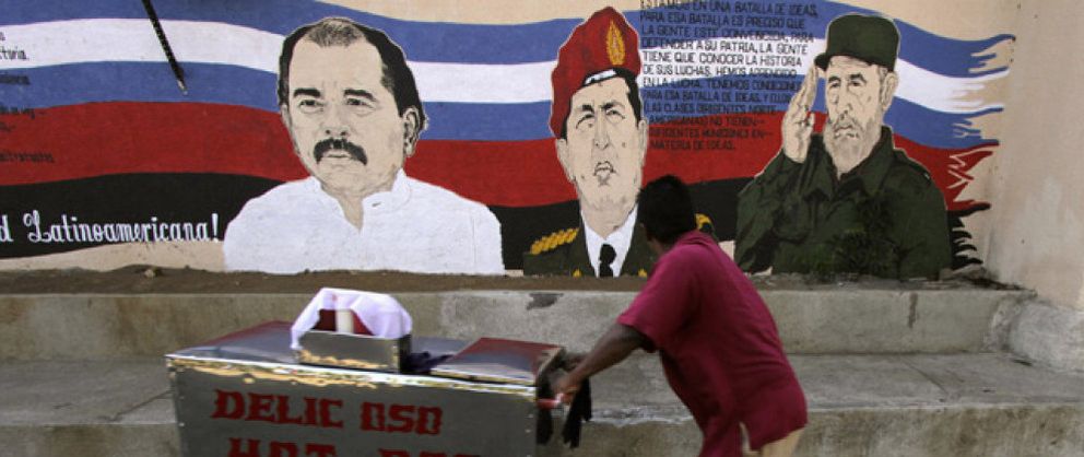 Foto: Castro, Evo y Ortega contienen el aliento tras la muerte de Chávez