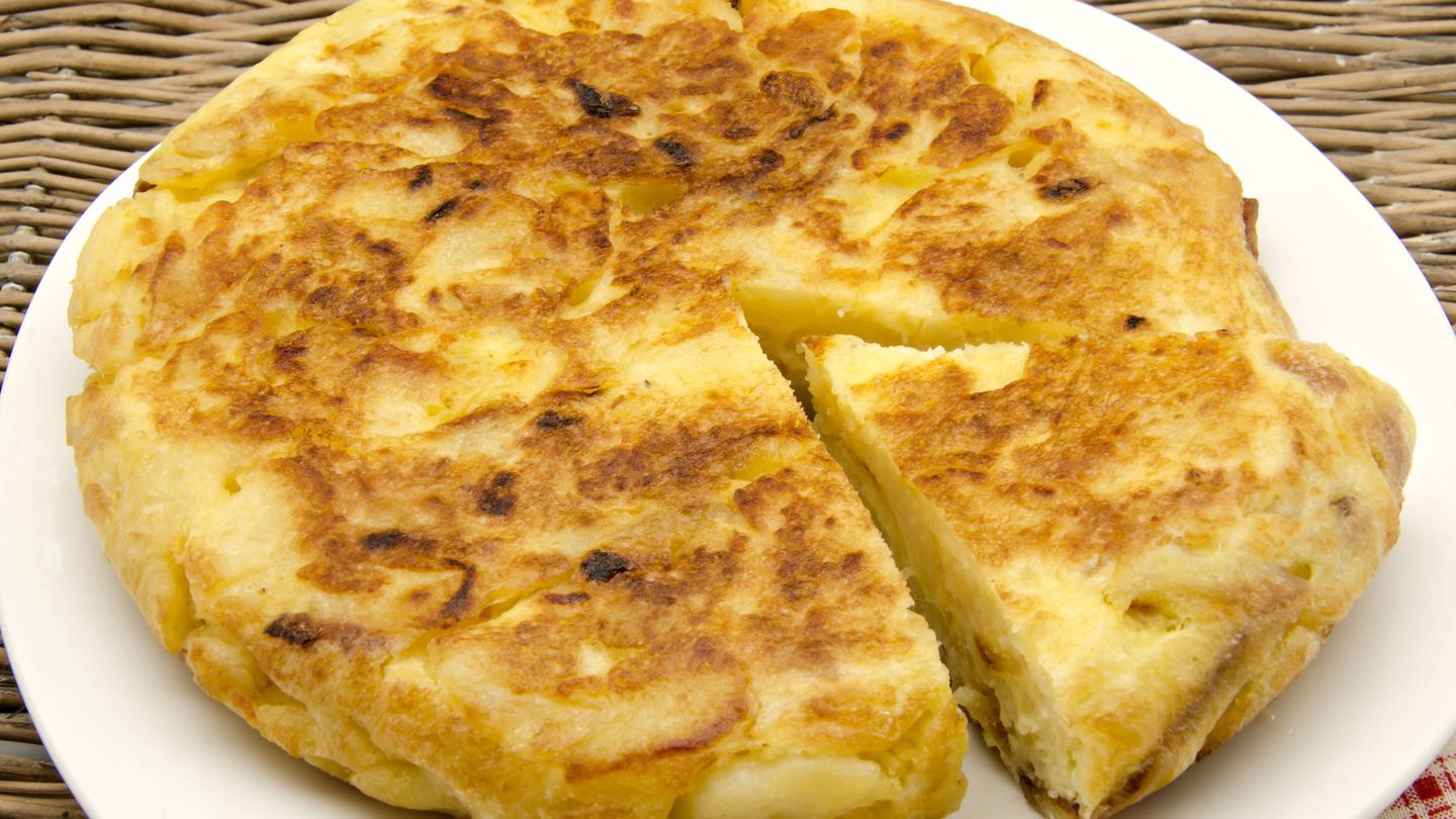 La tortilla de patata resulta más difícil de digerir, pues precisa más trabajo biliar y enzimático.