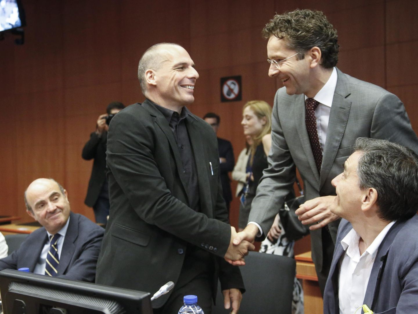 Una reunión del Eurogrupo poco después de la llegada al poder de Syriza en Grecia. (EFE)