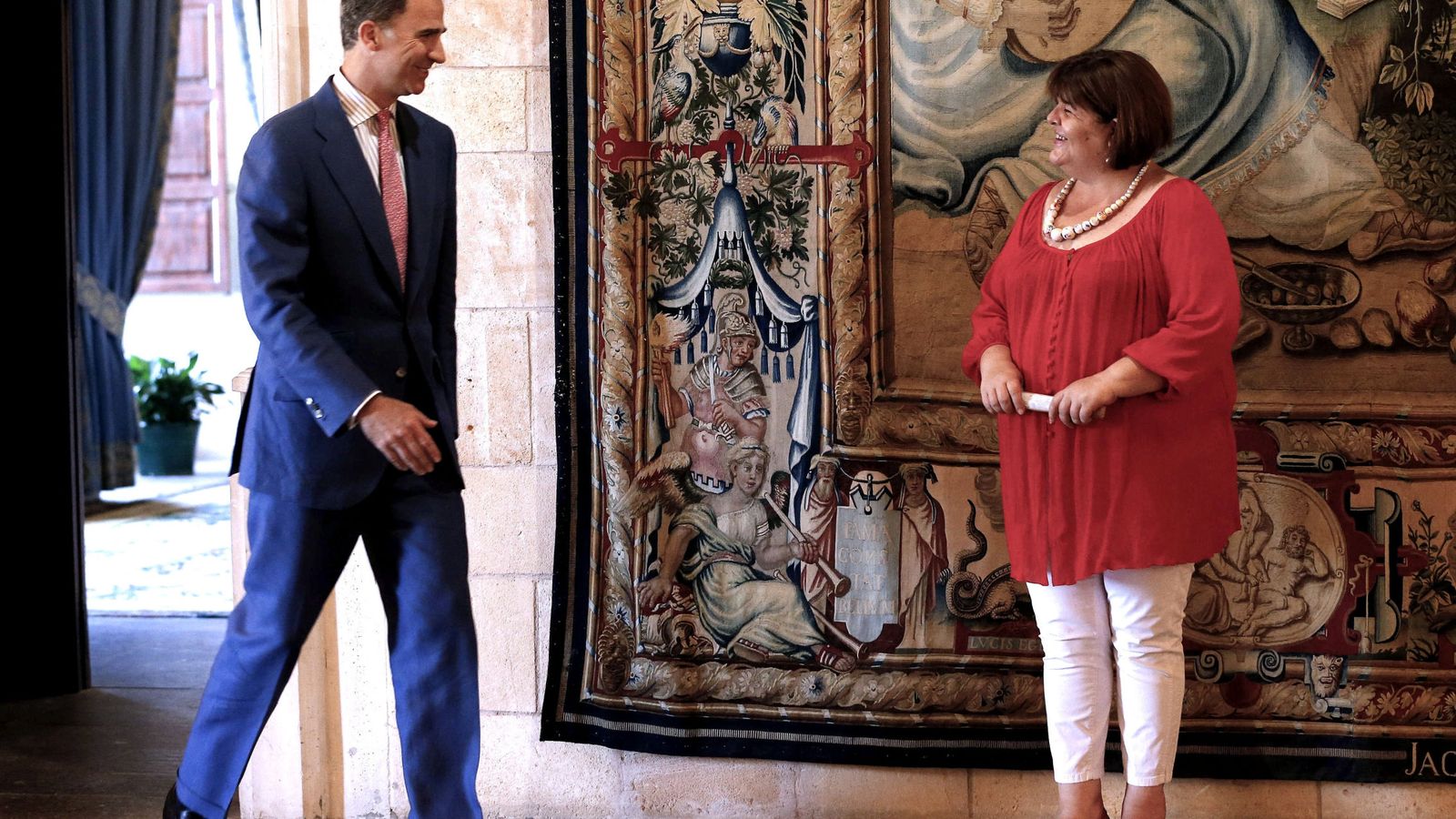 Foto: Felipe VI recibe en audiencia en el Palacio de la Almudaina a la presidenta del Parlamento balear, Xelo Huertas, el pasado mes de agosto. (EFE)