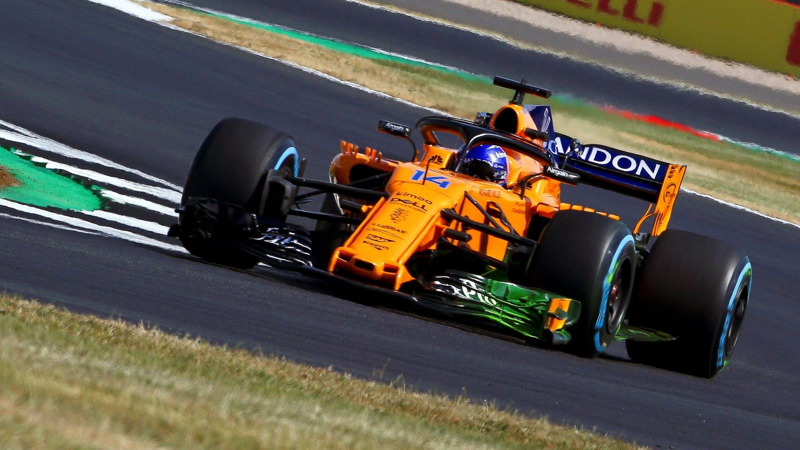 Foto: Fernando Alonso este viernes en los entrenamientos libres de Gran Premio de Gran Bretaña. (EFE)