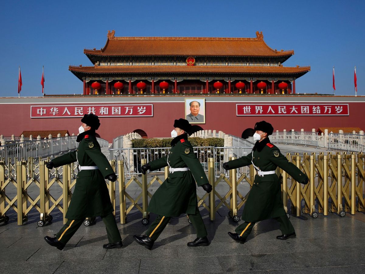 Foto: Policías paramilitares chinos, en la plaza de Tiananmén. (EFE)