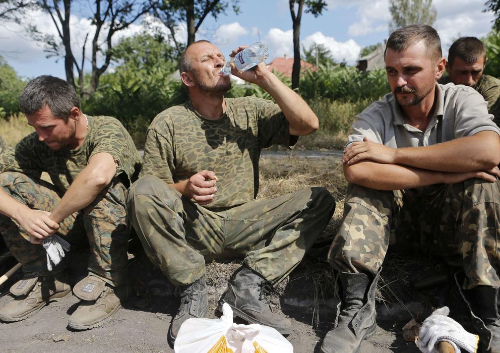 Foto: Soldados ucranianos capturados por los rebeldes de Donetsk. (Archivo Reuters)