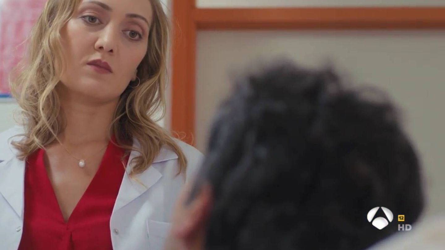 La nueva doctora Jale en 'Mujer'. (Antena 3)