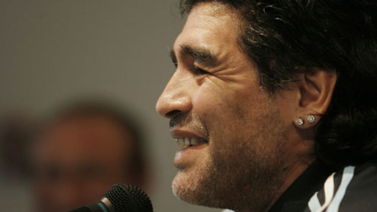 Maradona: "Mi nieto es 60 por ciento Maradona y 40 por ciento Agüero"