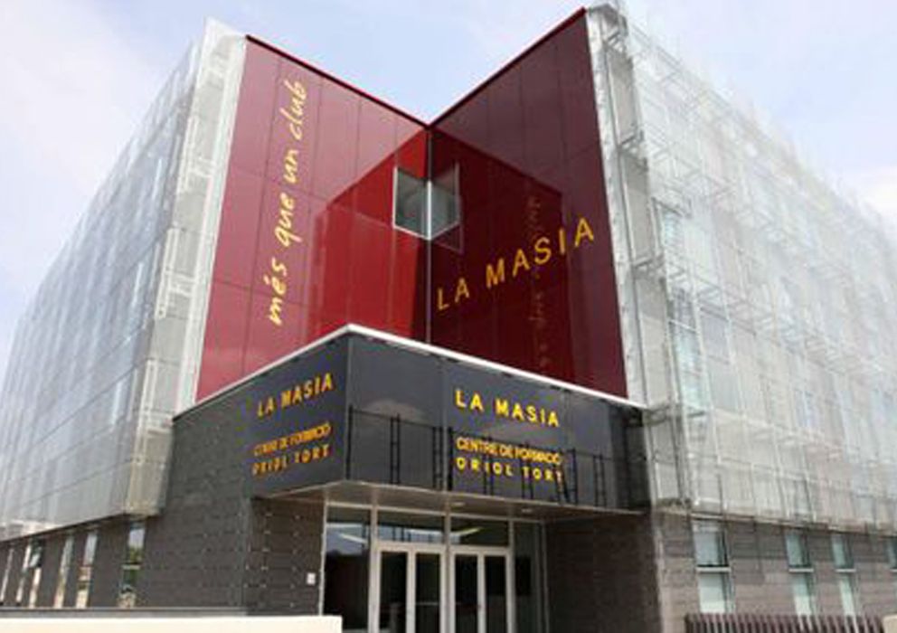 Foto: Imagen de la fachada de La Masía del Barcelona.
