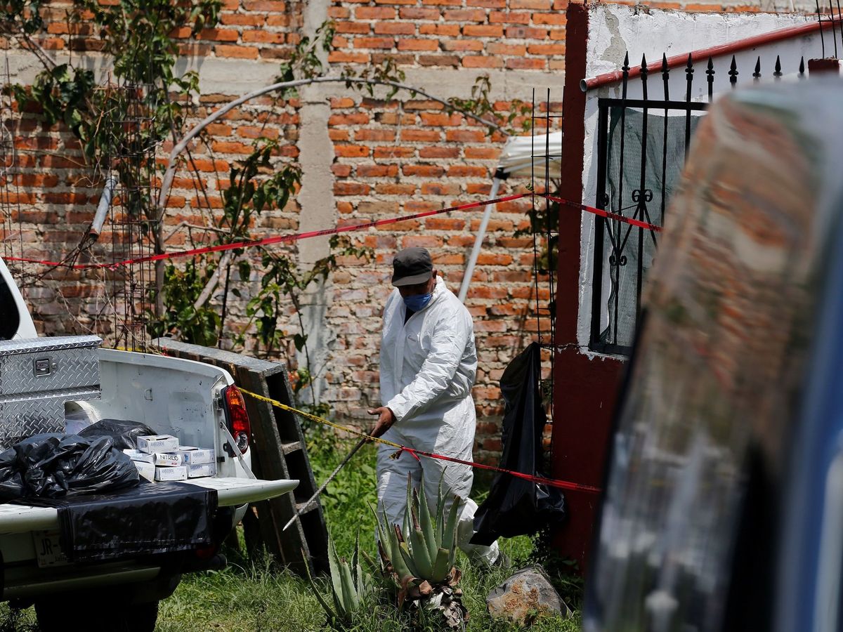 Foto: Identifican 113 cuerpos en una fosa clandestina en Jalisco. (EFE)