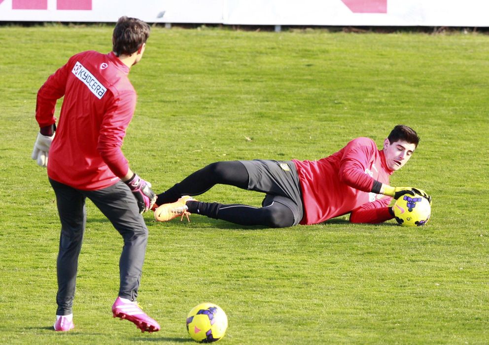 Foto: Courtois, durante un entrenamiento del Atlético (Efe).