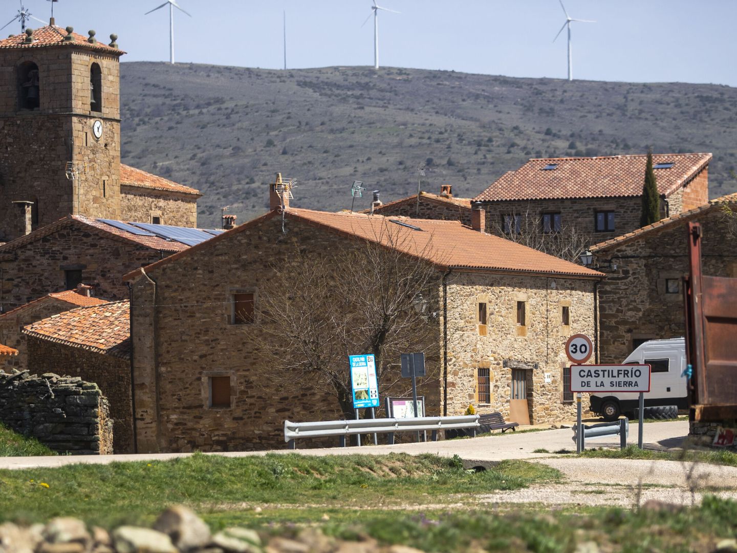 Vistas del pueblo donde encontró Sánchez Dragó su lugar en el mundo. (EFE)