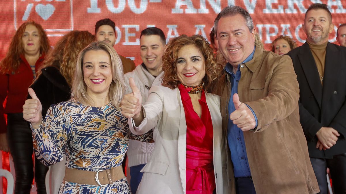 El PSOE andaluz se juega todo a la gestión de sus alcaldes para parar el tsunami de Moreno