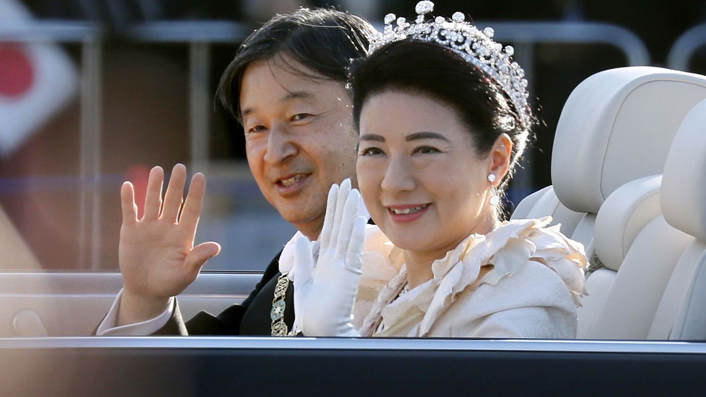 Los emperadores Naruhito y Masako,  durante un evento de gala en Tokio por el cumpleaños de la emperatriz. (EFE)