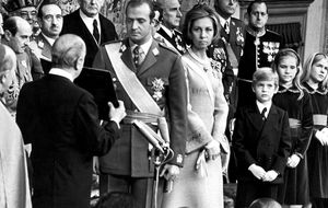 En imágenes: así fue la proclamación de don Juan Carlos y doña Sofía 45 años atrás