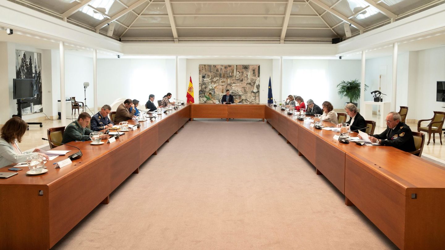 El jefe del Ejecutivo, Pedro Sánchez, preside la reunión del comite técnico de gestión del coronavirus, este 25 de abril en la Moncloa. (Borja Puig | Pool Moncloa)