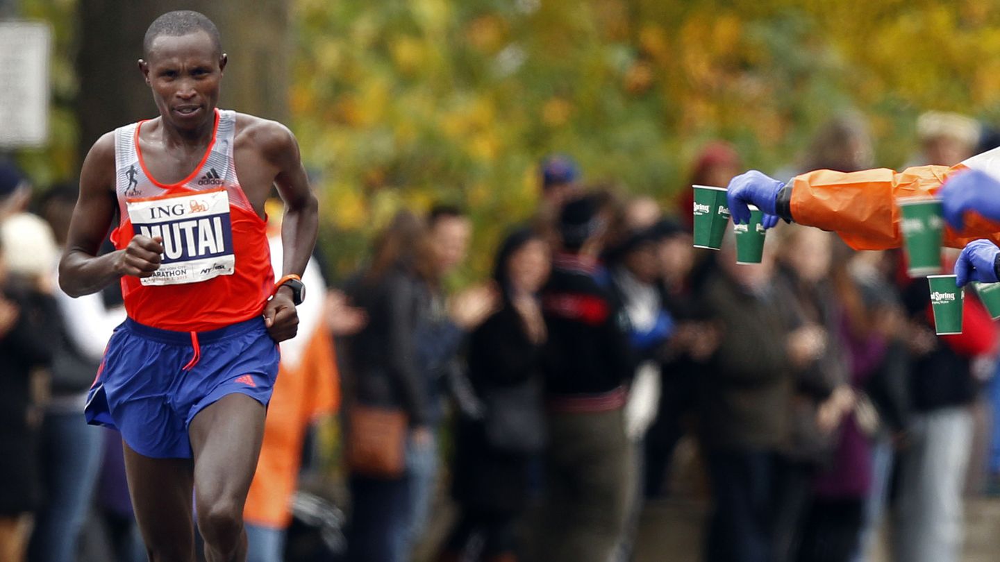 El keniata Geoffrey Mutai durante el maratón de Nueva York de 2013 (Reuters).