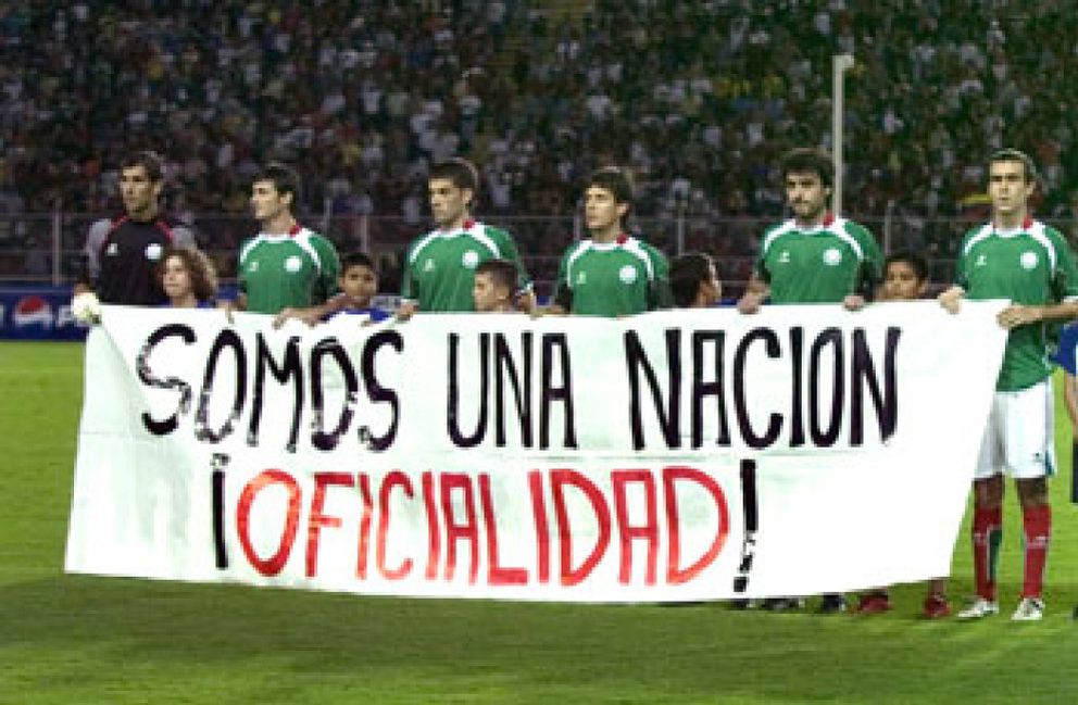 Foto: Los Futbolistas vascos acusan al Gobierno vasco de "imponer el nombre de 'Euskadi'"