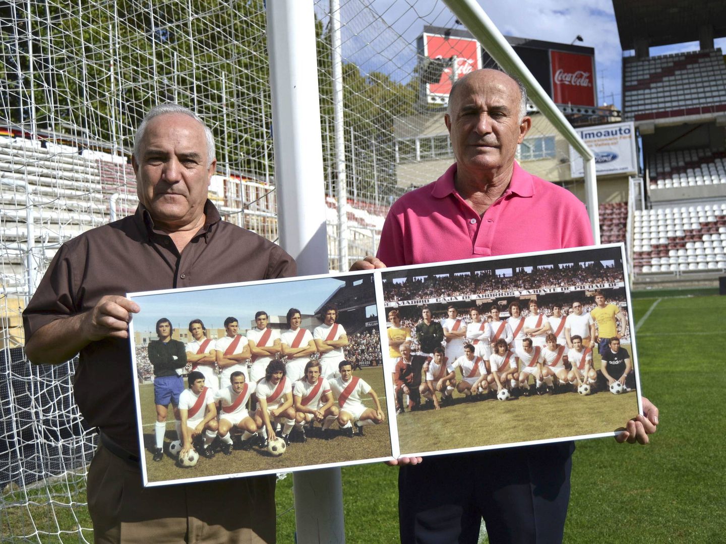 Félix Barderas, 'Felines' (dcha.), y José González de la Vieja, 'Potele' (izq.), dos 'leyendas' del Rayo Vallecano que, en la campaña 1976/1977 lograron el histórico primer ascenso a Primera División (EFE)