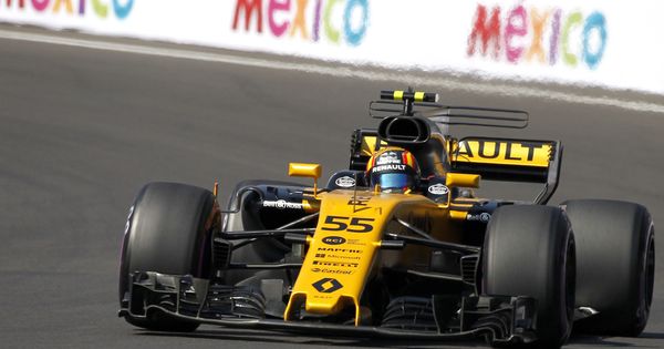 Foto: Carlos Sainz disputó las últimas cuatro carreras de la temporada con Renault, escudería con la que competirá en 2018. (EFE)