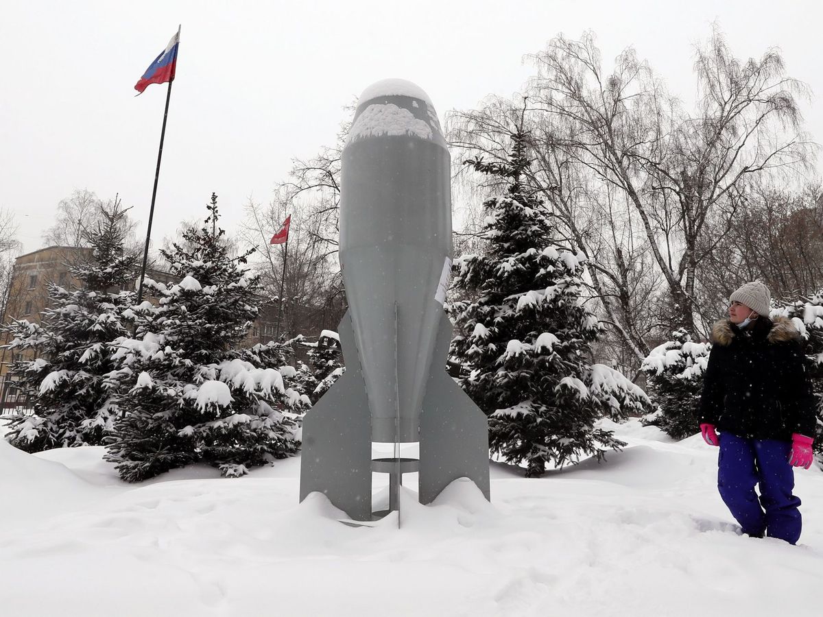 Foto: Vehículo de lanzamiento del misil balístico estratégico ruso Topol, en Moscú. (EFE)