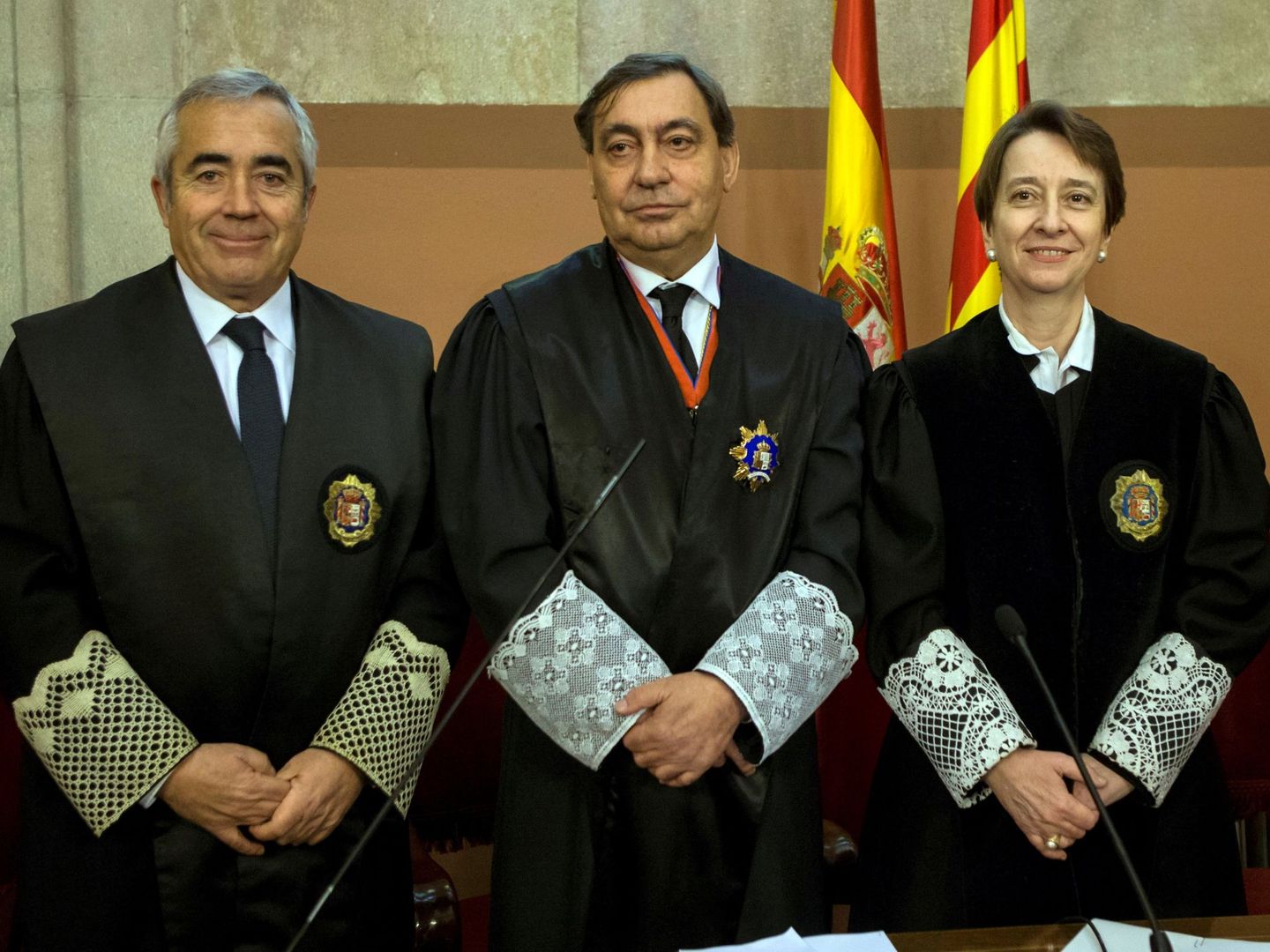 Julián Sánchez Melgar (c), junto al Fiscal Superior de Cataluña, Francisco Bañeres (i), y la fiscal jefa provincial de Barcelona, Concepción Talón (d). (EFE)