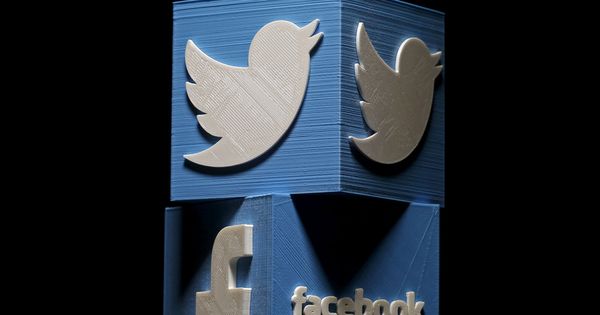 Foto: Logos de Twitter y Facebook, impresos en 3D. (Reuters)