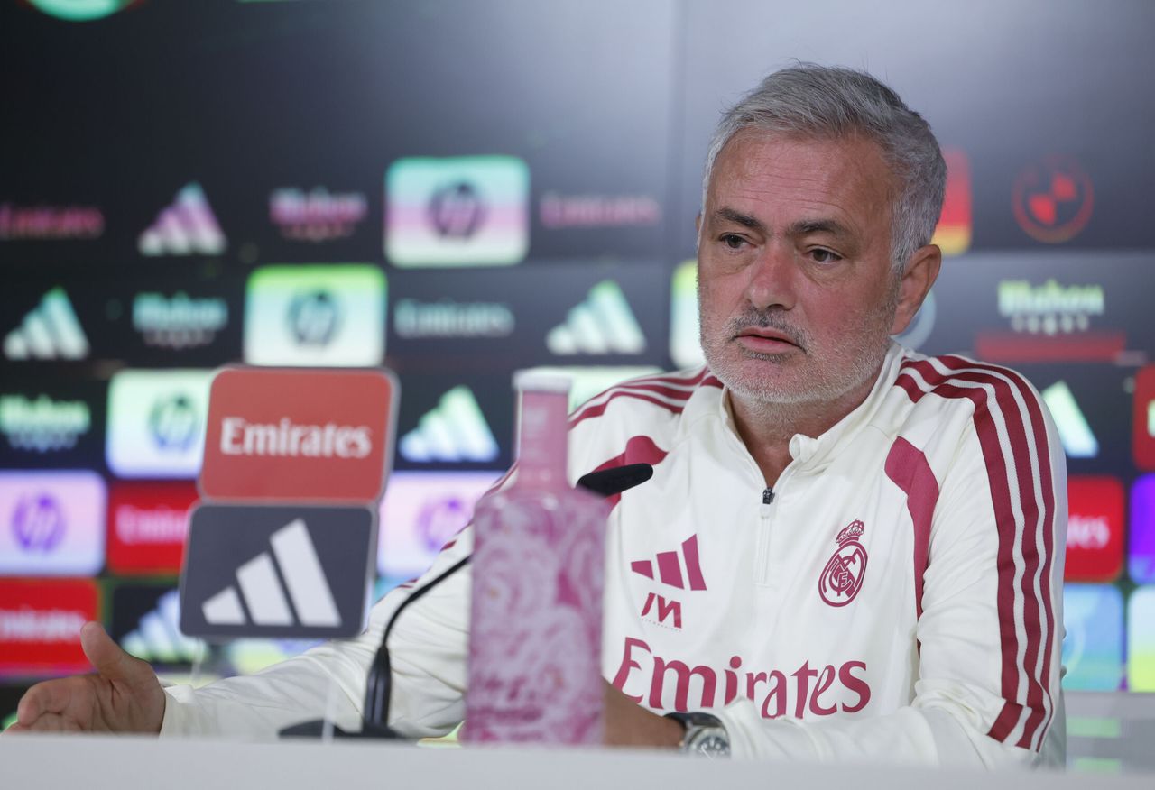 Mourinho ha hablado en la previa del duelo con la Roma. (EFE/Javier Lizón)