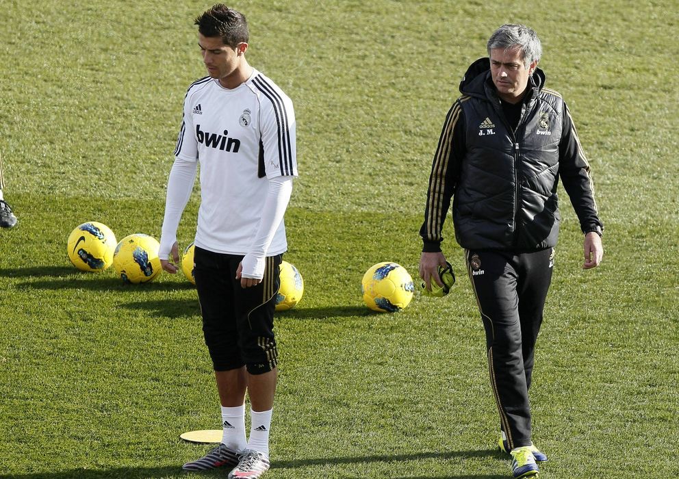 Foto: Cristiano Ronaldo y José Mourinho, en un entrenamiento del Real Madrid (EFE)
