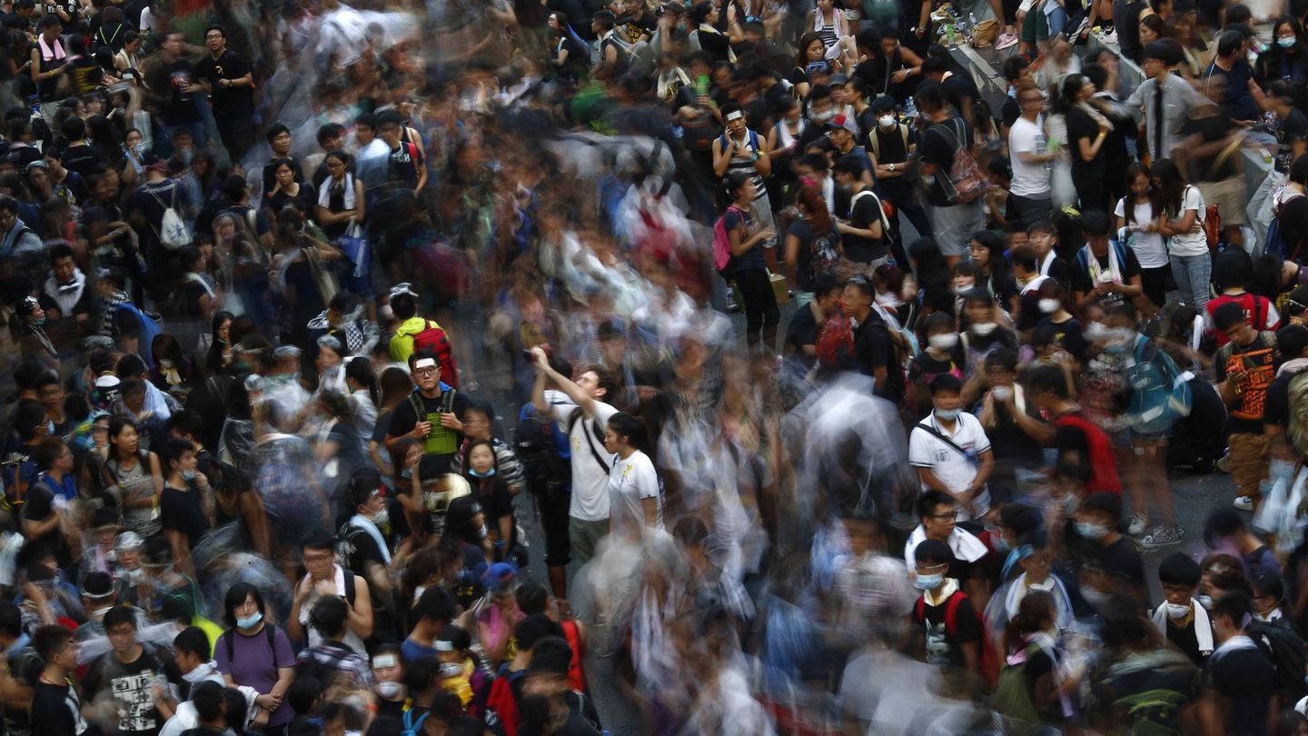 Manifestantes ocupan el distrito financiero de Hong Kong (Reuters).