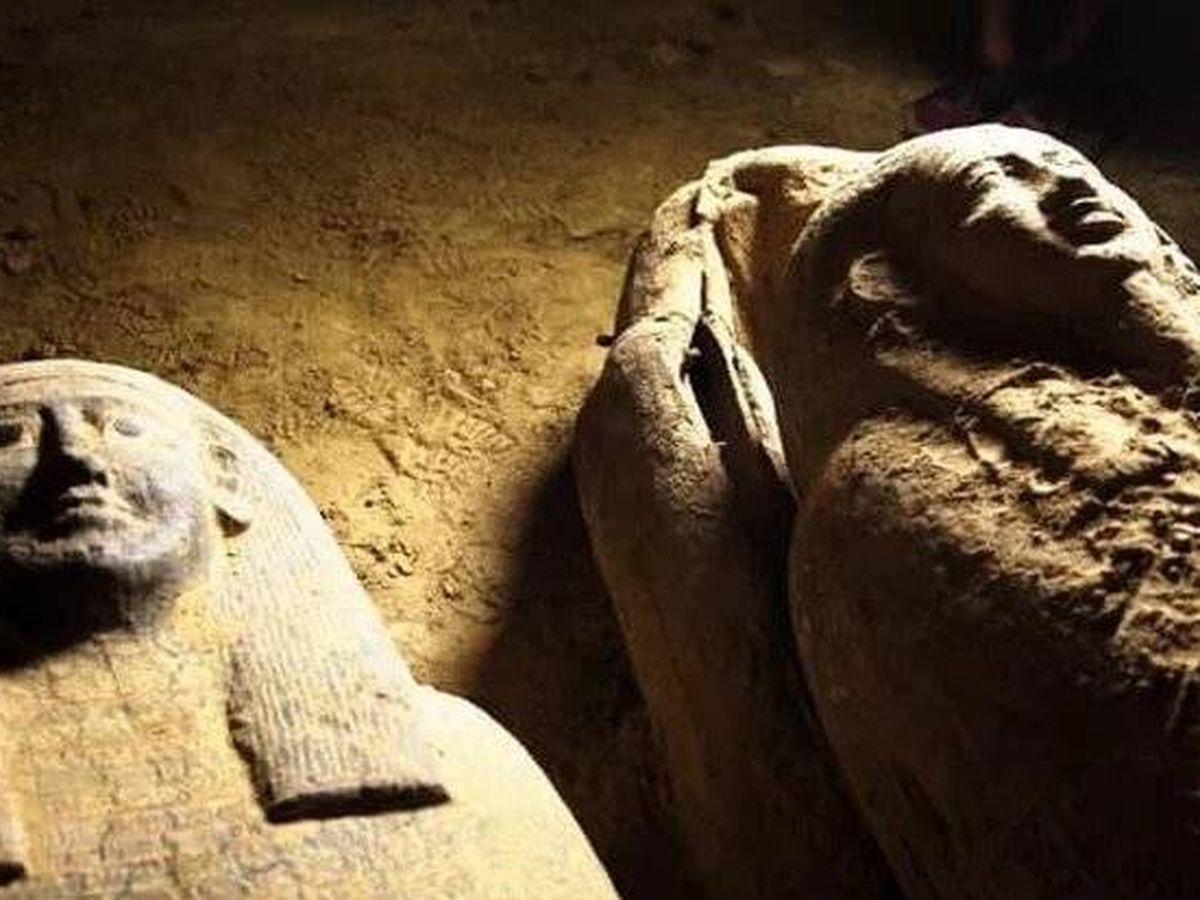 Foto: Detalle de dos de los ataúdes encontrados. Foto: Ministerio de Turismo y Antigüedades de Egipto